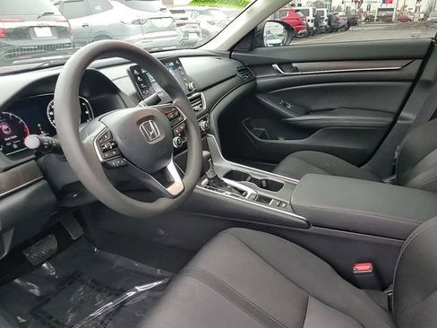 Used 2019 Honda Accord EX image 9