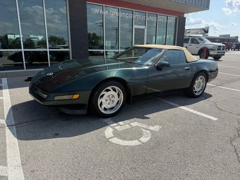Used 1993 Chevrolet Corvette Convertible RWD image 2