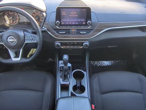 Certified 2023 Nissan Altima 2.5 SV FWD image 10