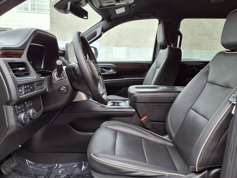 Used 2023 Chevrolet Suburban Premier image 15