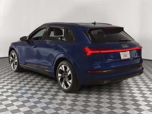 Used 2022 Audi e-tron Premium w/ Convenience Plus Package AWD/4WD image 3