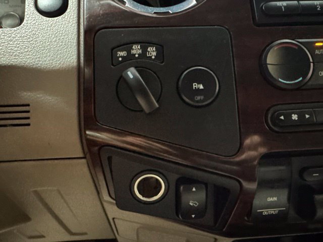 Used 2008 Ford F350 4x4 Crew Cab DRW Super Duty image 10