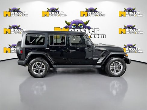 Used 2021 Jeep Wrangler Unlimited Sahara image 4