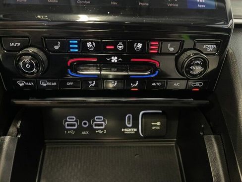 Used 2023 Jeep Grand Cherokee 4WD 4xe w/ Luxury Tech Group II image 32