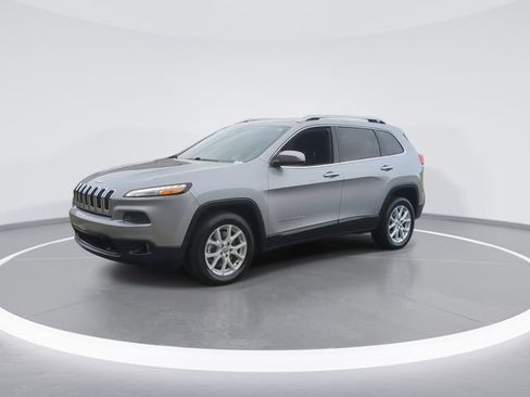 Used 2014 Jeep Cherokee Latitude FWD image 4