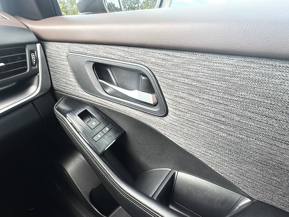 Certified 2023 Nissan Rogue SV FWD image 26