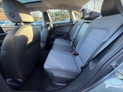 Used 2025 Volkswagen Jetta SE image 27