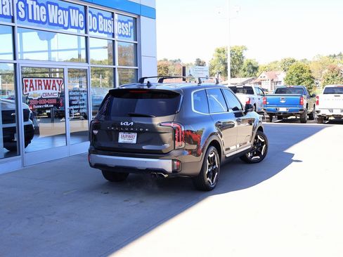 Used 2023 Kia Telluride EX w/ EX Captain's Chair Package image 49