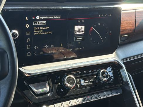 Used 2024 GMC Sierra 2500 Denali Ultimate AWD/4WD image 23