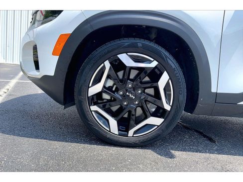 Used 2024 Kia Seltos SX AWD/4WD image 9
