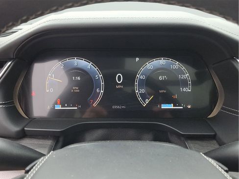Used 2023 Jeep Grand Cherokee Overland w/ Luxury Tech Group IV AWD/4WD image 40