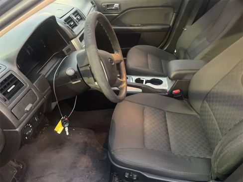 Used 2011 Ford Fusion SE FWD image 3