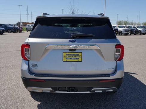 Used 2020 Ford Explorer XLT w/ Equipment Group 202A AWD/4WD image 7