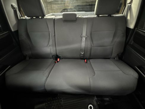 Used 2022 Toyota Tundra SR5 w/ SR5 Convenience Package AWD/4WD image 5