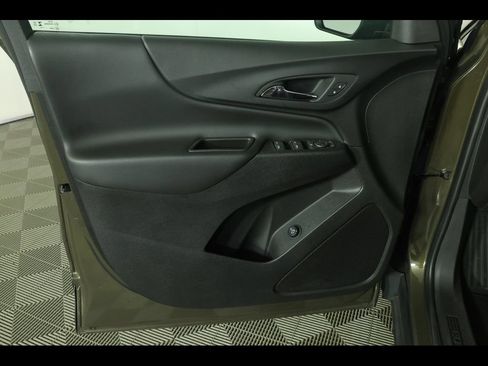 Used 2023 Chevrolet Equinox LT AWD/4WD image 22