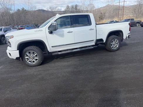 New 2026 Chevrolet Silverado 2500 High Country AWD/4WD image 3