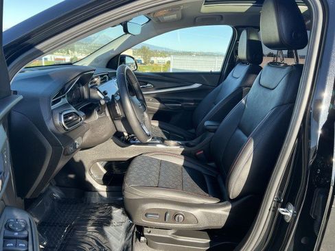 Used 2023 Chevrolet Bolt EUV Premier w/ Sun & Sound Package image 19