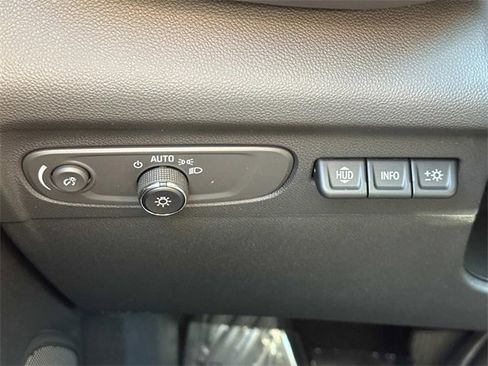 Used 2023 Buick Envision Avenir image 26