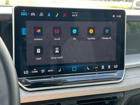 Certified 2025 Volkswagen Tiguan SE w/ Panoramic Sunroof Package AWD/4WD image 35