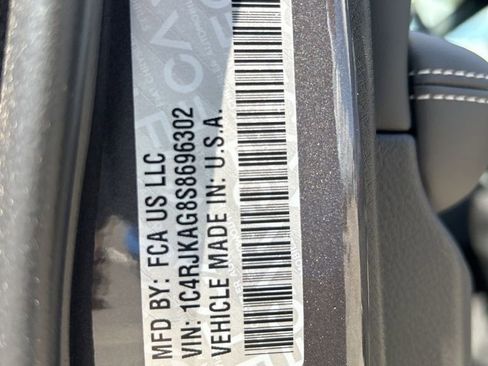 New 2025 Jeep Grand Cherokee L Altitude image 46