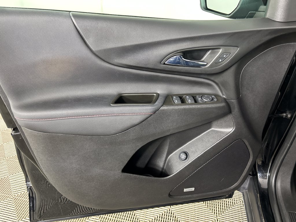 Used 2023 Chevrolet Equinox RS w/ RS Leather Package AWD/4WD image 11