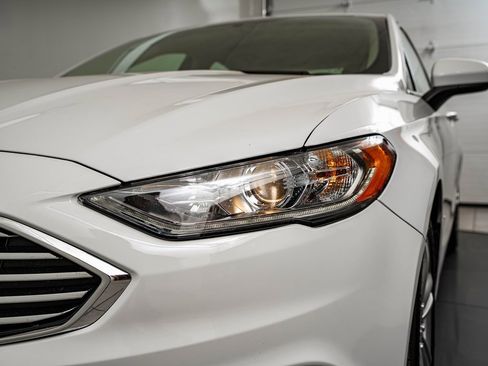 Used 2018 Ford Fusion SE image 14