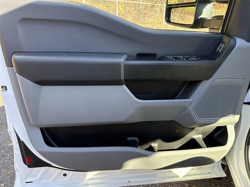 Used 2024 Ford F550 4x4 SuperCab Super Duty image 10