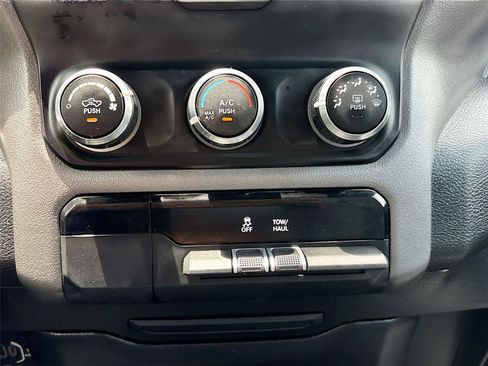 Used 2021 RAM 1500 Big Horn AWD/4WD image 15