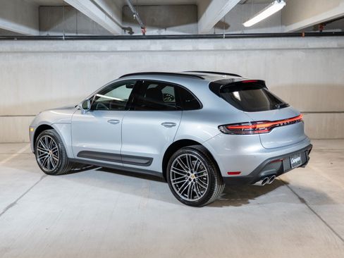 Certified 2026 Porsche Macan AWD/4WD image 3