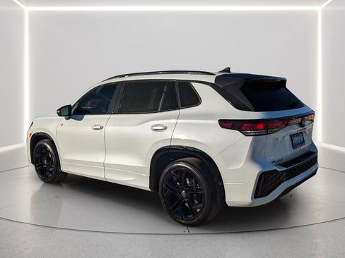 New 2026 Volkswagen Tiguan SE R-Line image 5