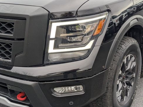 Used 2021 Nissan Titan PRO-4X w/ Pro-4x Convenience Package image 12