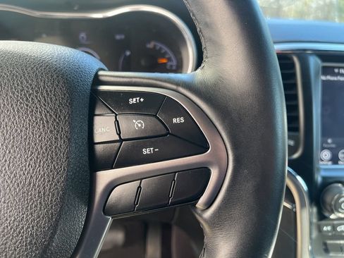 Used 2018 Jeep Grand Cherokee Limited AWD/4WD image 16
