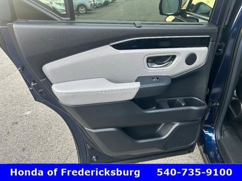 Used 2025 Honda Pilot Touring image 10