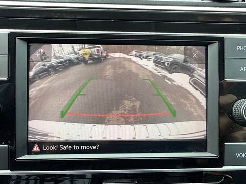 Used 2021 Volkswagen Tiguan S image 18