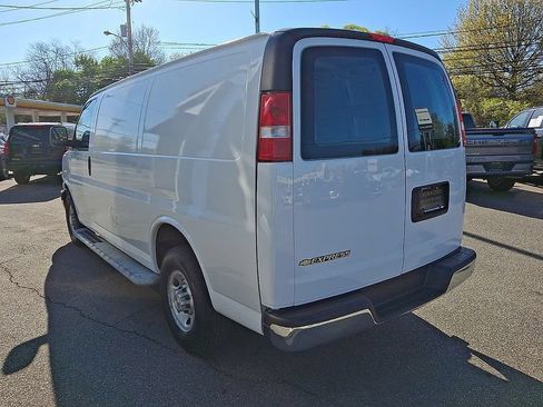 Used 2024 Chevrolet Express 2500 w/ Driver Convenience Package RWD image 5