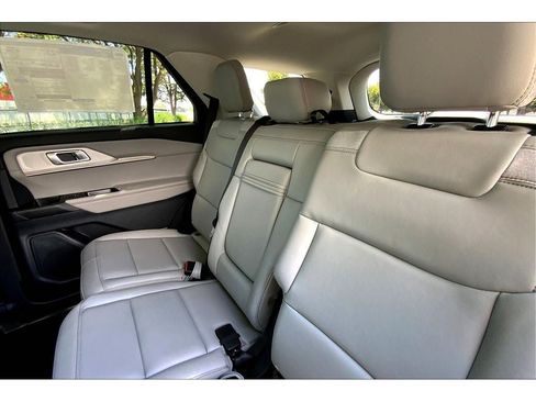 New 2025 Ford Explorer Active w/ Active Comfort Package image 24