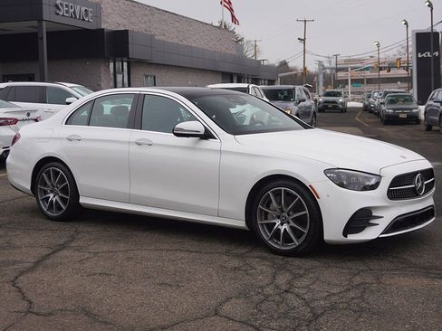 Used 2022 Mercedes-Benz E 450 4MATIC Sedan image 2