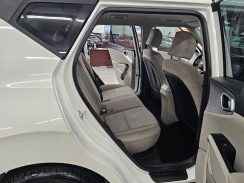 Used 2021 Kia Soul LX image 32