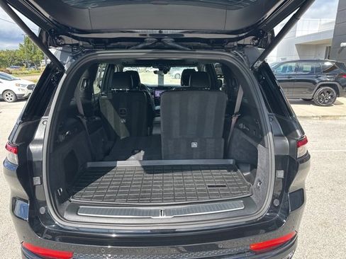 Used 2025 Jeep Grand Cherokee L Summit w/ Obsidian Package image 10