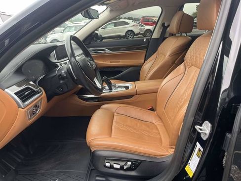 Used 2021 BMW 740i w/ Premium Package RWD image 16
