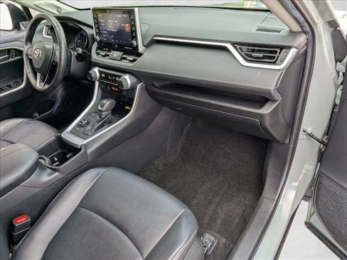 Used 2022 Toyota RAV4 XLE Premium image 20