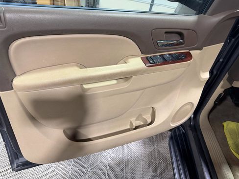 Used 2010 Chevrolet Suburban LT AWD/4WD image 26