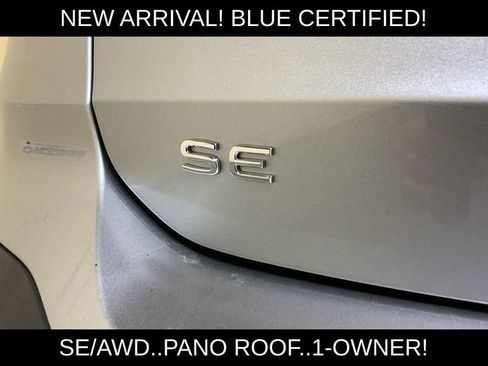 Used 2022 Volkswagen Taos SE w/ Panoramic Sunroof Package FWD image 19