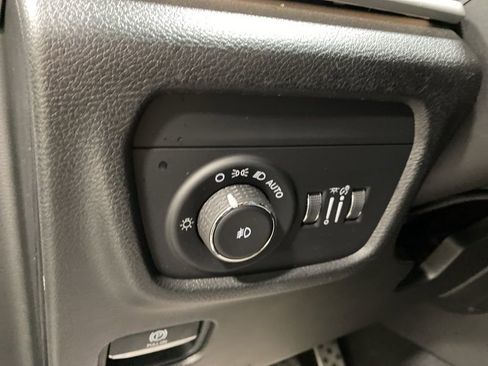 Used 2021 Jeep Grand Cherokee L Limited AWD/4WD image 11
