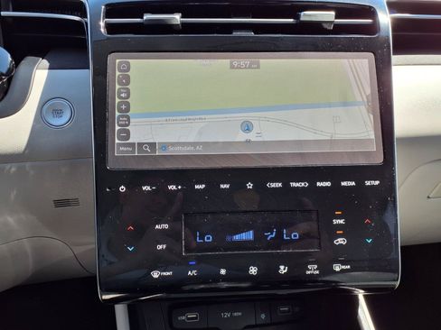 Certified 2022 Hyundai Tucson Limited FWD image 23