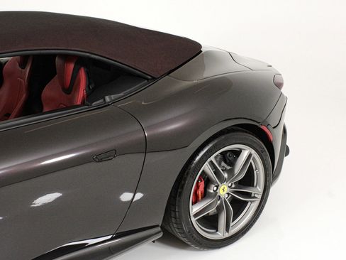 Certified 2024 Ferrari Roma Spider RWD image 23