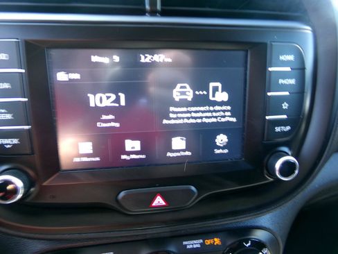 Used 2021 Kia Soul LX FWD image 18