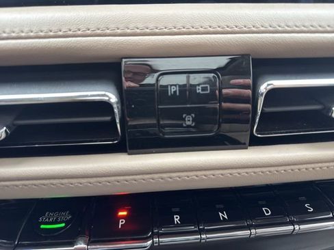 Used 2022 Lincoln Nautilus Reserve image 33