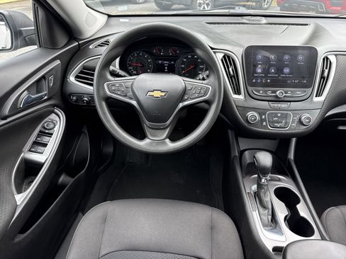 Used 2022 Chevrolet Malibu LS FWD image 11