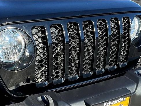 Used 2022 Jeep Gladiator Sport AWD/4WD image 34